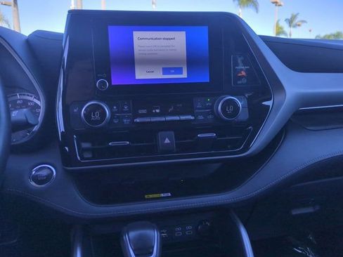 Used 2023 Toyota Highlander XLE image 25