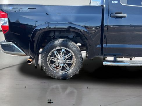 Used 2015 Toyota Tundra SR5 w/ SR5 Upgrade Package RWD image 36