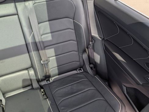 Certified 2022 Volkswagen Tiguan SEL R-Line AWD/4WD image 14