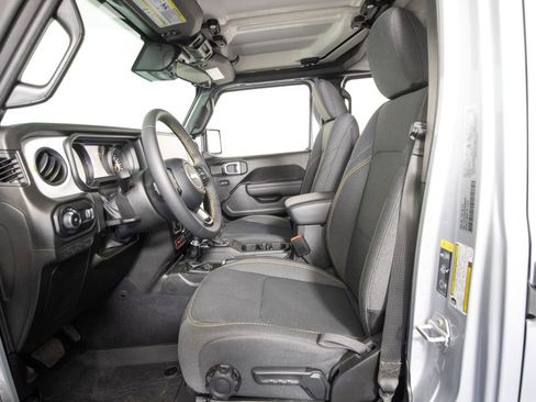 Used 2024 Jeep Wrangler Unlimited Sport AWD/4WD image 9