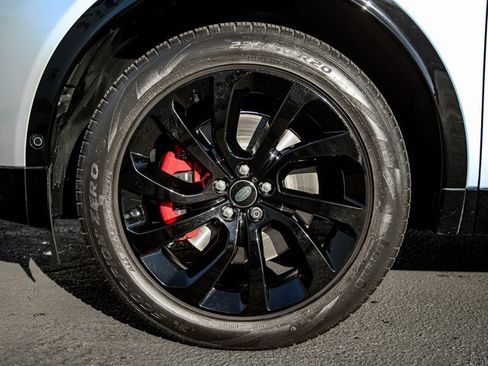 Used 2024 Land Rover Discovery Sport Dynamic SE image 11