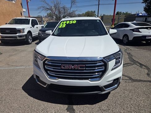 Used 2023 GMC Terrain SLT w/ Infotainment Package II FWD image 4