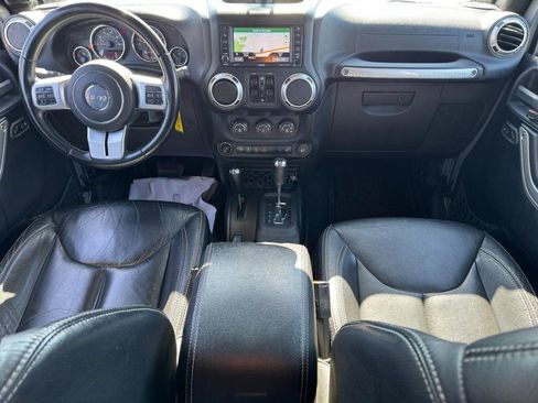 Used 2015 Jeep Wrangler Unlimited Rubicon AWD/4WD image 10