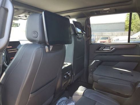 New 2026 GMC Yukon Denali w/ Denali Reserve Package AWD/4WD image 10