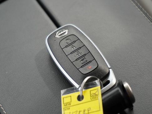 Used 2024 Nissan Rogue Platinum image 18