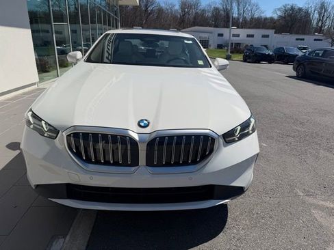 New 2026 BMW 530i xDrive w/ Premium Package image 4