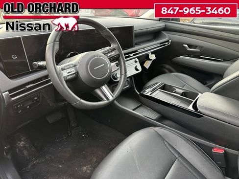 Used 2025 Hyundai Tucson Limited FWD image 14
