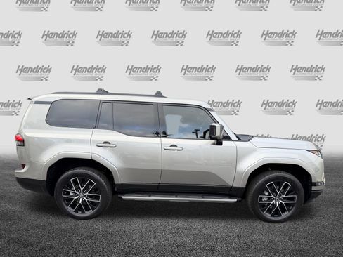Used 2026 Lexus GX 550 AWD/4WD image 10