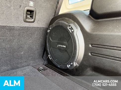 Used 2024 Jeep Wrangler Unlimited Sahara w/ Technology Group AWD/4WD image 18