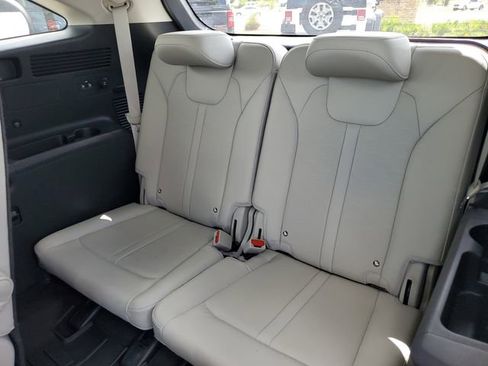 Certified 2025 Kia Sorento EX w/ Panoramic Sunroof Package image 12