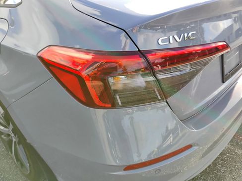 Used 2024 Honda Civic Touring image 9