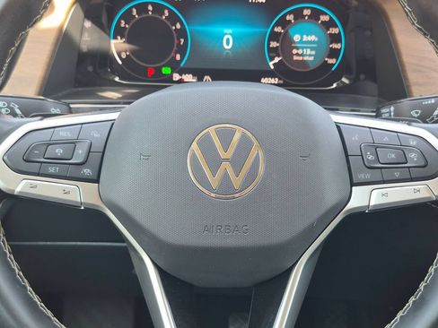 Used 2025 Volkswagen Atlas SE FWD image 23