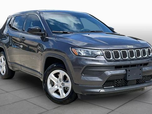 Used 2023 Jeep Compass Sport AWD/4WD image 3