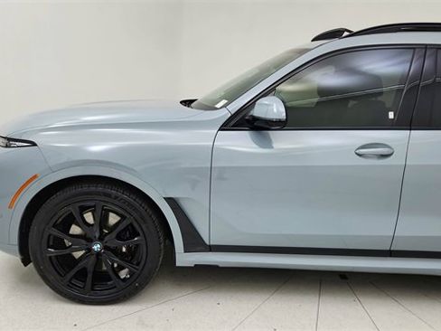 Used 2024 BMW X7 xDrive40i w/ M Sport Package image 9