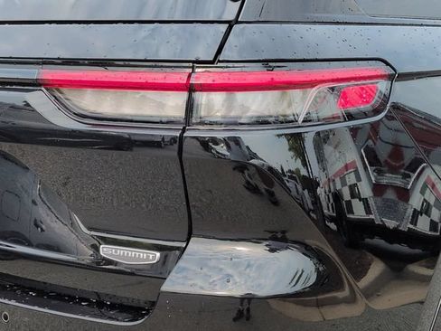 Certified 2023 Jeep Grand Cherokee Summit w/ Advanced Protech Group IV AWD/4WD image 12