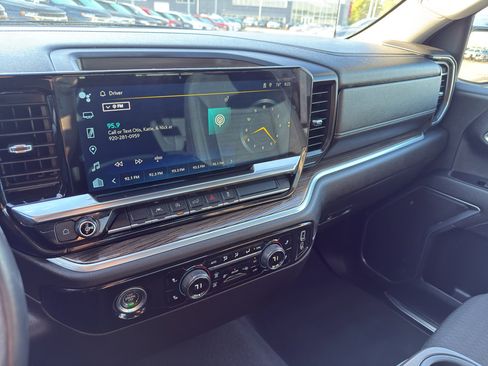 Used 2022 Chevrolet Silverado 1500 LT image 22