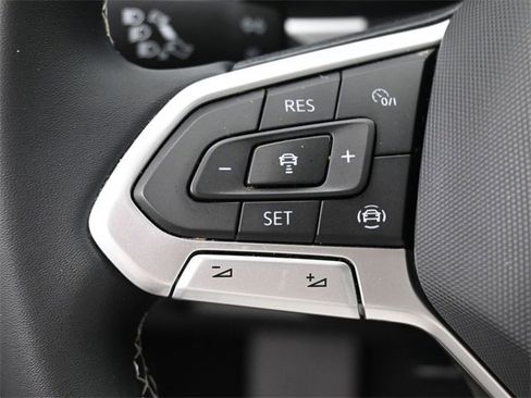 Used 2022 Volkswagen Atlas SE image 17