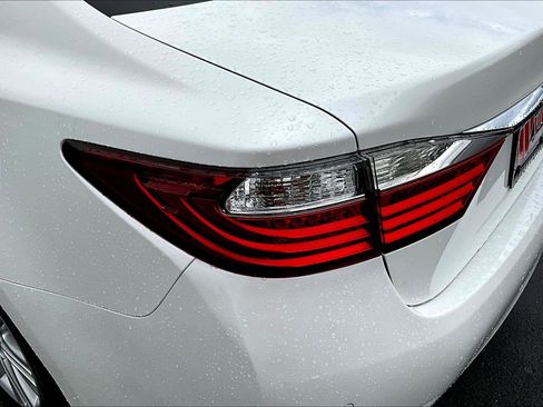 Used 2015 Lexus ES 350 w/ Premium Package FWD image 22