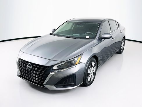 Used 2023 Nissan Altima 2.5 S FWD image 3