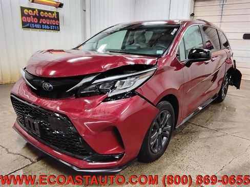Used 2024 Toyota Sienna XSE w/ XSE Plus Package AWD/4WD image 1