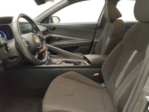 Used 2025 Hyundai Elantra Sport w/ Cargo Package FWD image 17