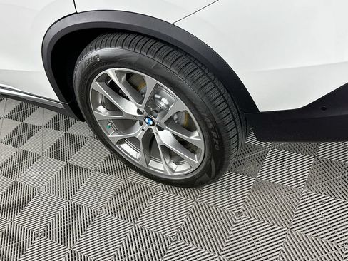 Used 2026 BMW X5 xDrive50e AWD/4WD image 36