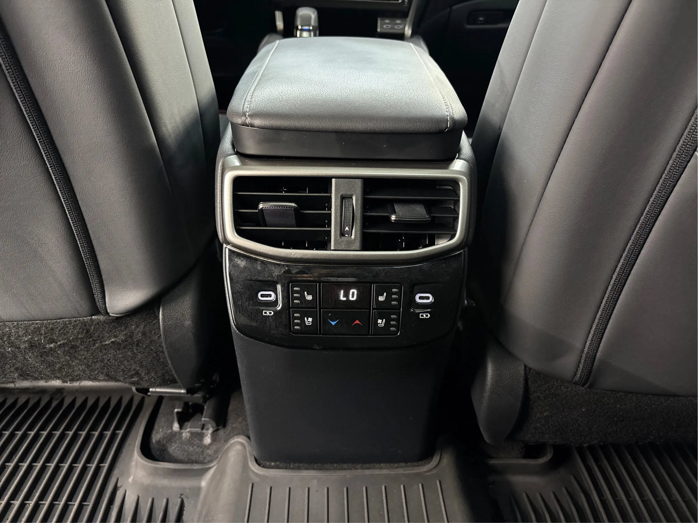 Used 2023 Lexus RX 500h F Sport w/ Accessory Package (Z1) AWD/4WD image 27