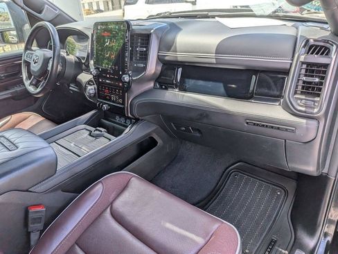 Used 2025 RAM 1500 Limited AWD/4WD image 32