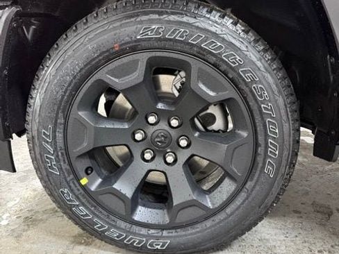 New 2026 RAM 1500 4x4 Crew Cab image 11