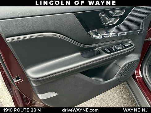 Used 2020 Lincoln Corsair AWD w/ Premium Package image 13