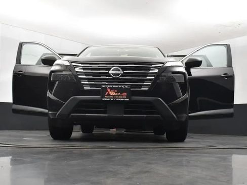 Used 2024 Nissan Rogue S AWD/4WD image 8
