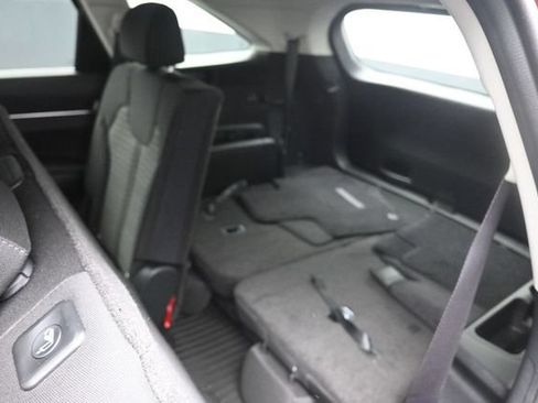 Used 2025 Kia Sorento LX FWD image 21