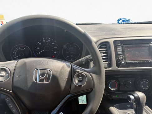 Used 2020 Honda HR-V LX image 9
