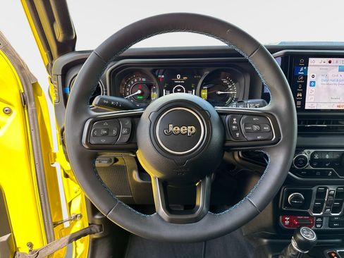 Used 2024 Jeep Wrangler Unlimited Rubicon 4xe w/ Convenience Group AWD/4WD image 27