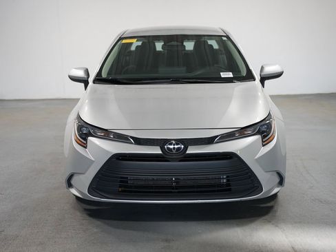 Used 2024 Toyota Corolla LE FWD image 2