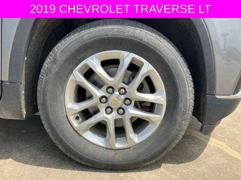 Used 2019 Chevrolet Traverse LT FWD image 10