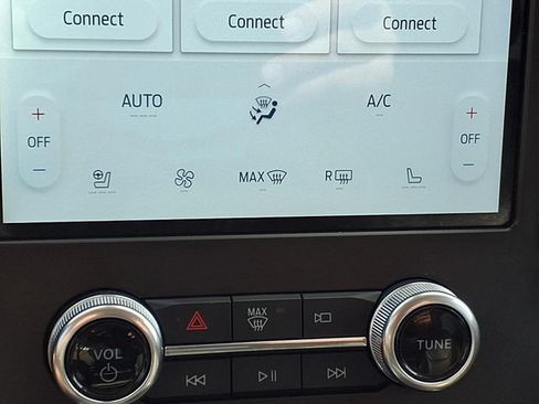 Used 2021 Ford Edge Titanium FWD image 12