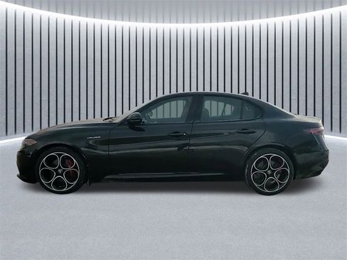 Used 2024 Alfa Romeo Giulia Veloce image 19