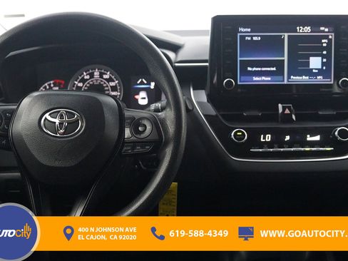 Used 2022 Toyota Corolla LE image 5