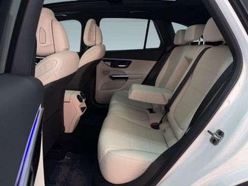 Used 2026 Mercedes-Benz GLC 300 image 12