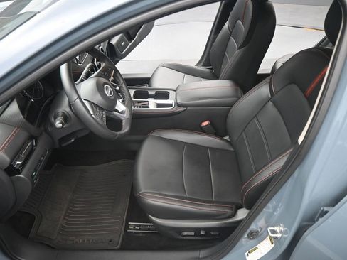 Used 2024 Nissan Sentra SR w/ SR Premium Package image 9