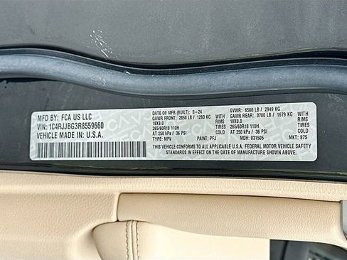 Used 2024 Jeep Grand Cherokee L Limited image 33