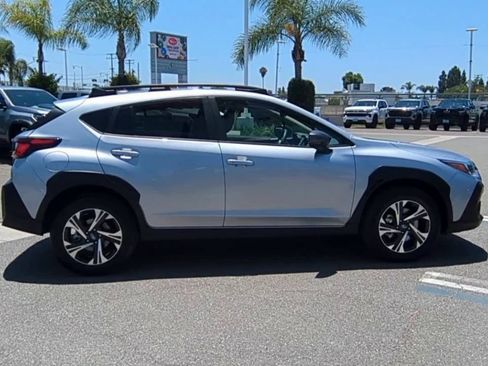 Used 2025 Subaru Crosstrek 2.5i Premium AWD/4WD image 9