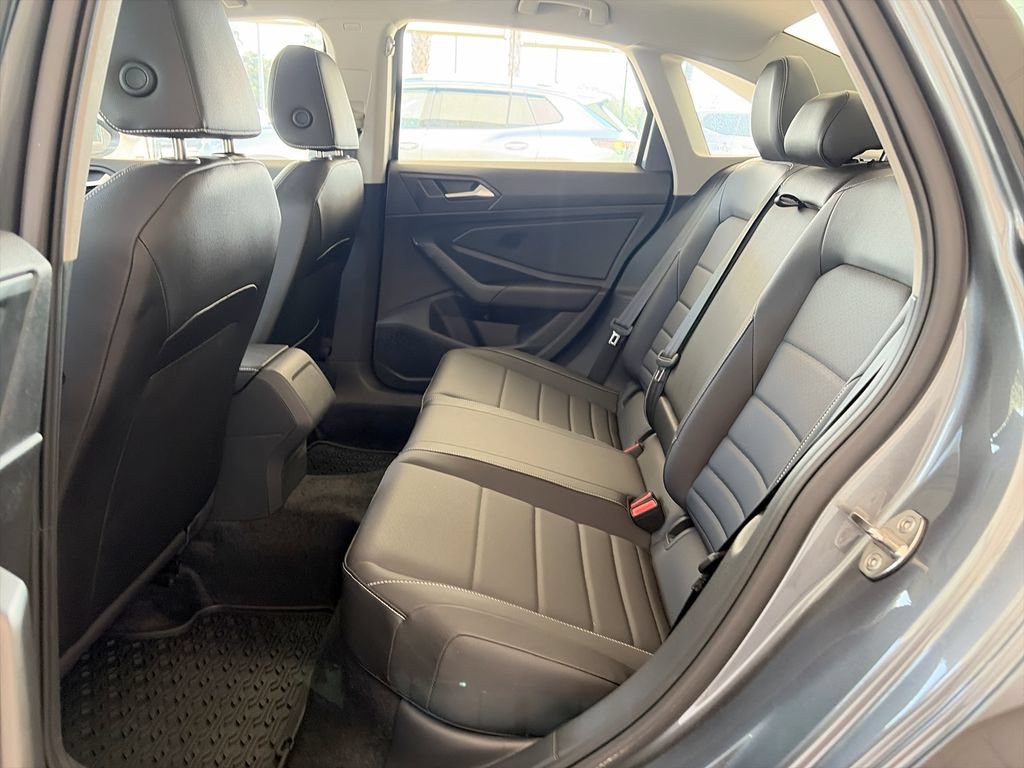 Certified 2023 Volkswagen Jetta SE FWD image 30