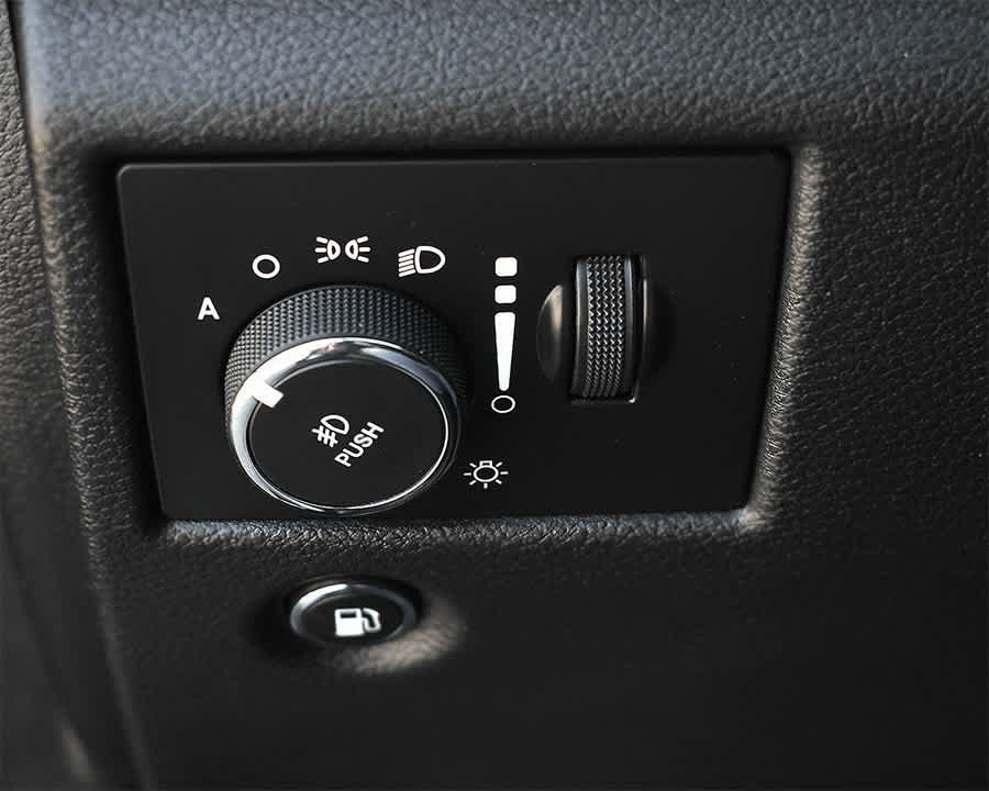 Used 2018 Jeep Grand Cherokee Overland AWD/4WD image 25