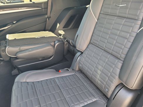 New 2026 Cadillac Escalade V w/ LPO, ONYX Package AWD/4WD image 6
