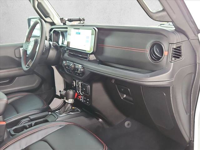 Used 2024 Jeep Wrangler Unlimited Rubicon w/ Technology Group AWD/4WD image 19