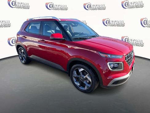 Certified 2023 Hyundai Venue Limited image 3