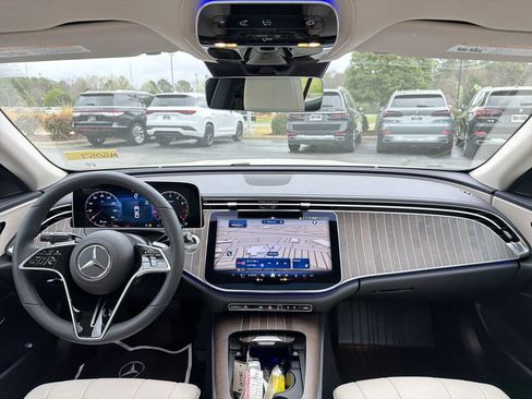Used 2026 Mercedes-Benz E 350 4MATIC Sedan image 22