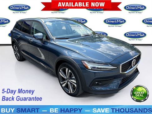 Used 2025 Volvo V60 B5 Cross Country Plus AWD/4WD image 1